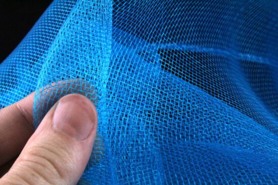malla mosquitera azul detalle